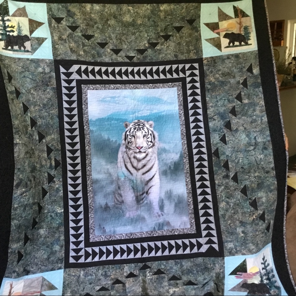 Queen size quilt with bengal Tiger